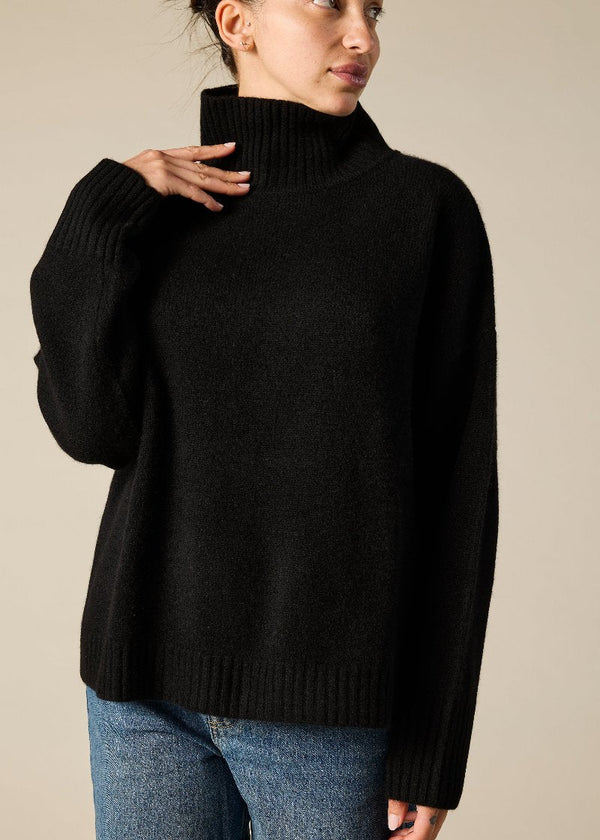 Sonya Hopkins 100% cashmere oversized Sunday knit turtleneck in black