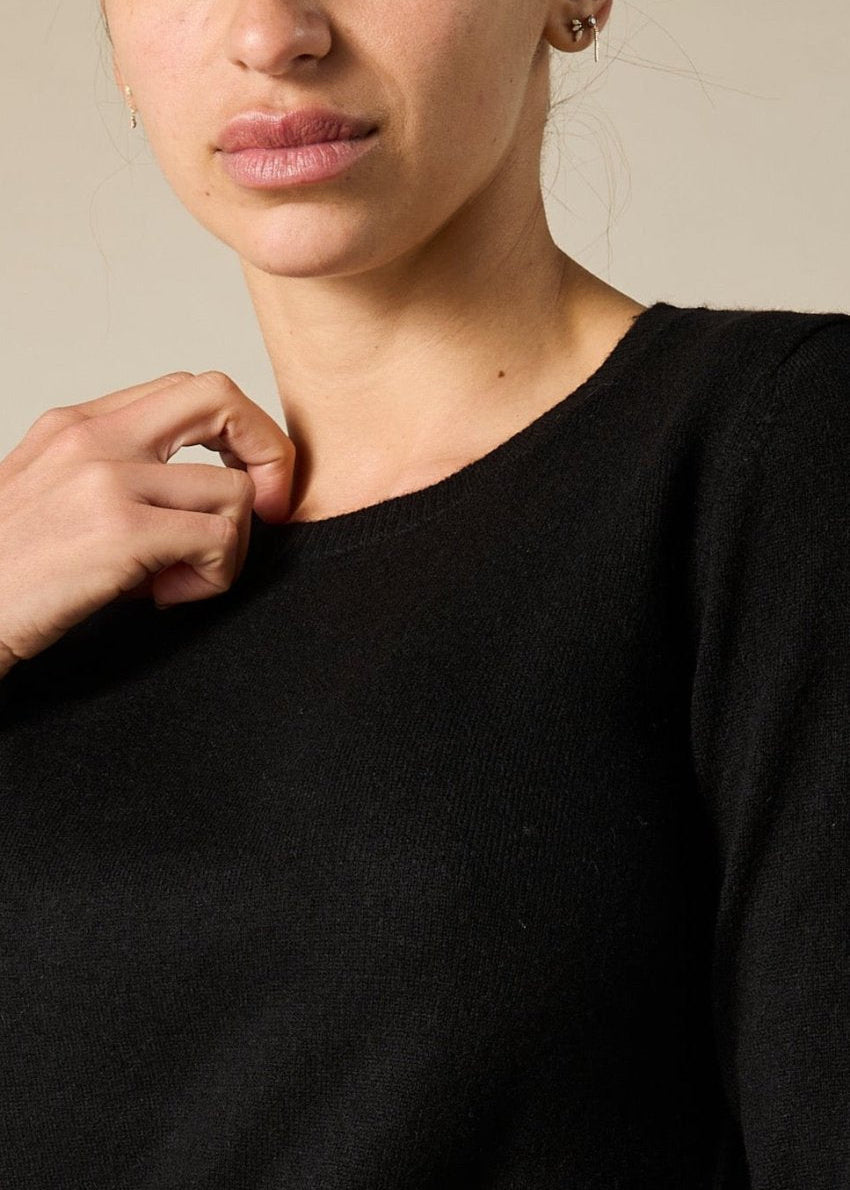 Sonya Hopkins 100% cashmere crew neck in the black