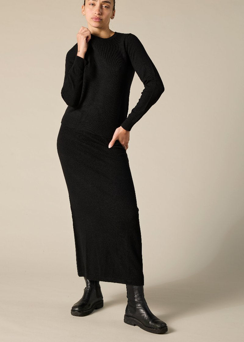 Sonya Hopkins 100% cashmere crew neck in the black