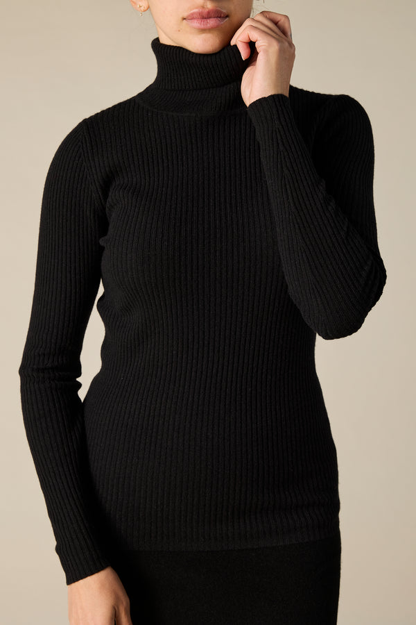 Sonya Hopkins 100% cashmere fine rib knit turtleneck in classic black