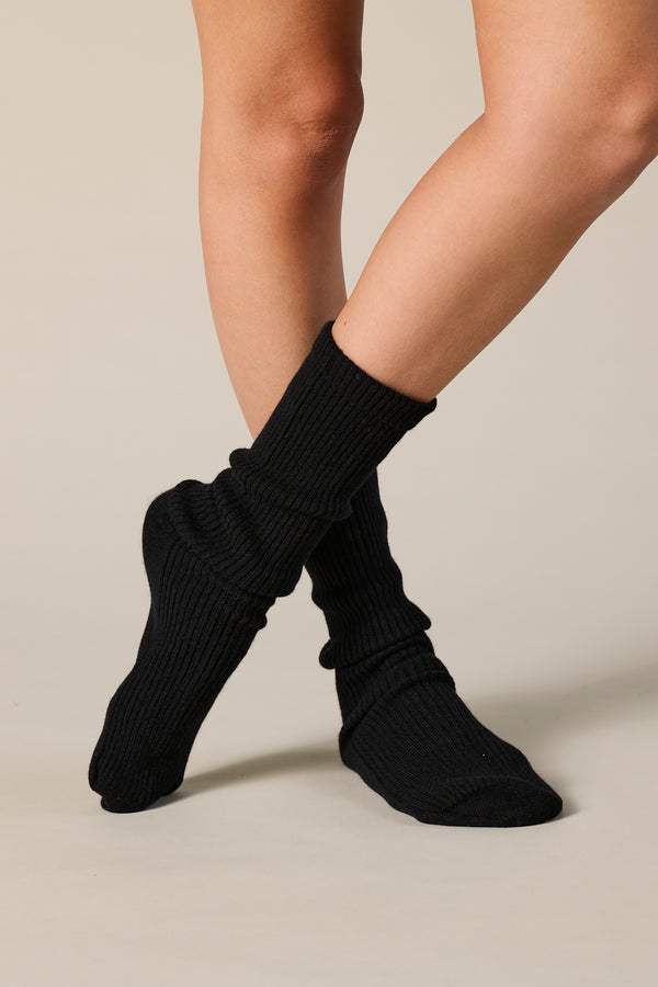 Sonya Hopkins pure cashmere fine rib socks in black