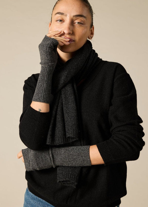 Sonya Hopkins 100% pure cashmere fingerless gloves in charcoal marle grey