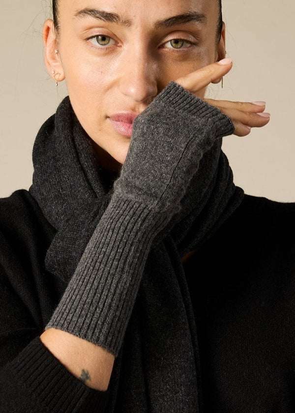 Sonya Hopkins 100% pure cashmere fingerless gloves in charcoal marle grey