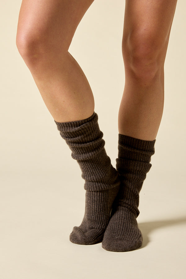 Sonya Hopkins 100% pure cashmere fine rib socks in woodland brown