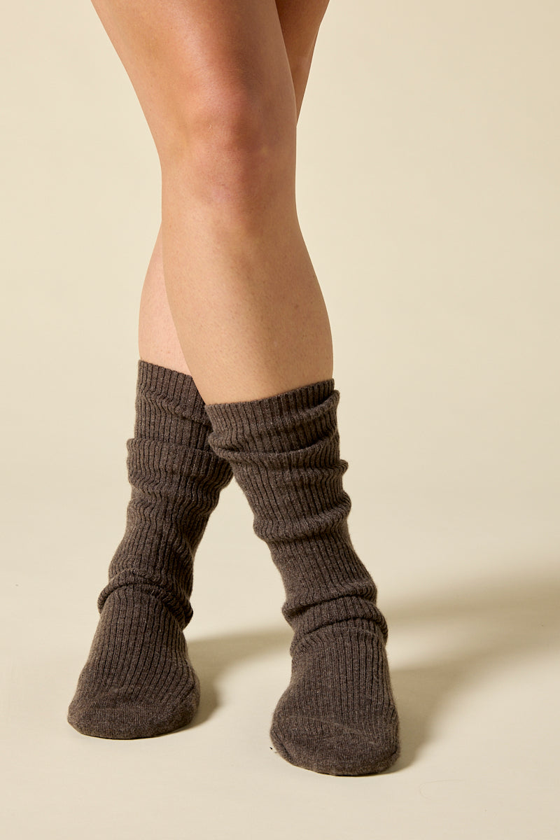 Sonya Hopkins 100% pure cashmere fine rib socks in woodland brown