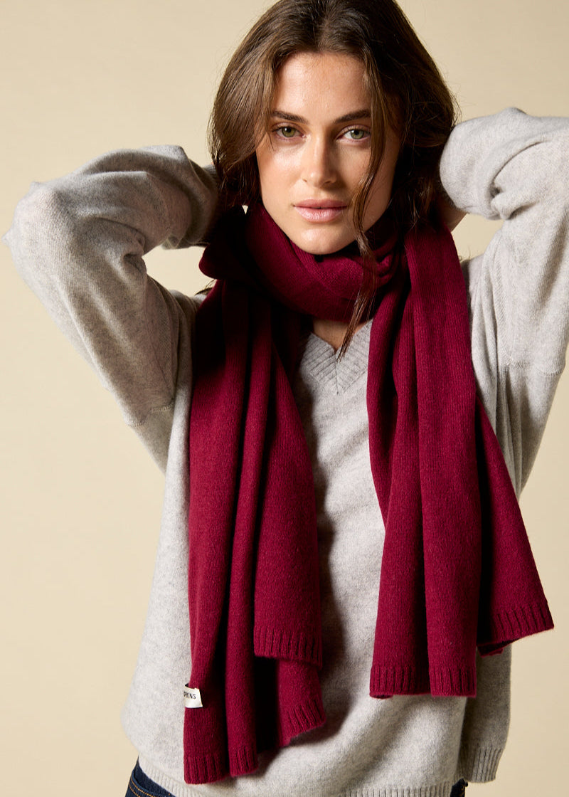 100% Cashmere Scarf in Burgundy - sonyahopkins.com