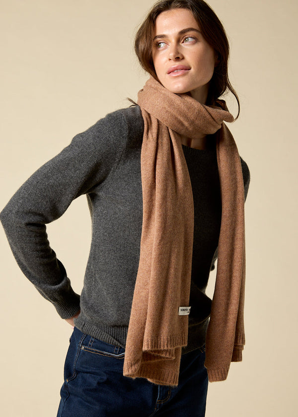 100% cashmere scarf in classic camel marle - sonyahopkins.com