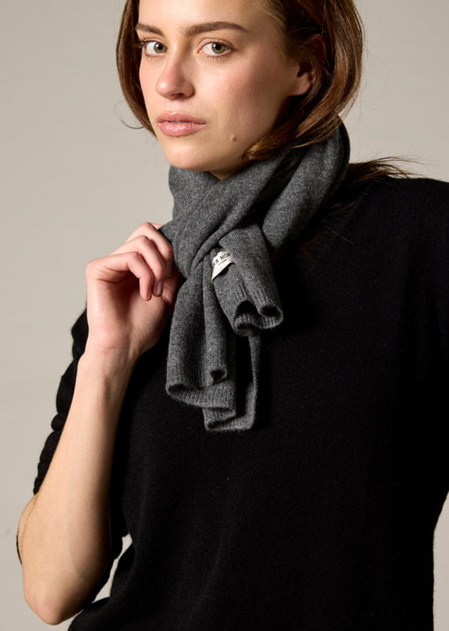 sonya hopkins 100% pure cashmere scarf in charcoal grey