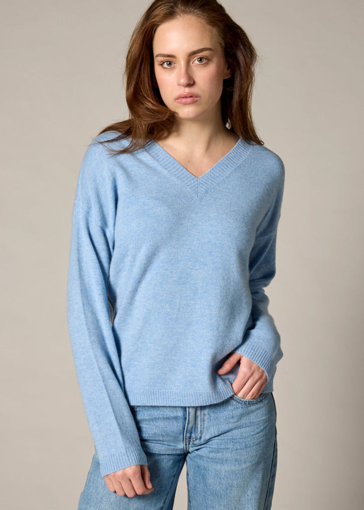 Sonya Hopkins 100% cashmere v neck in stonewash blue