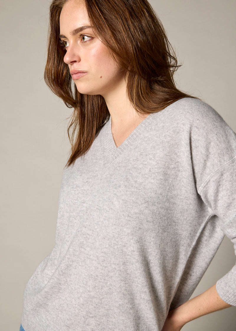 Sonya Hopkins 100% pure cashmere v neck in pale marle grey