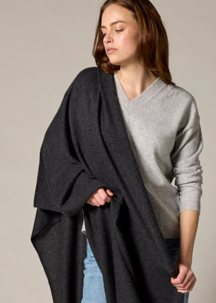 Sonya Hopkins Sydney 100% Pure Cashmere Wrap in Dark Charcoal