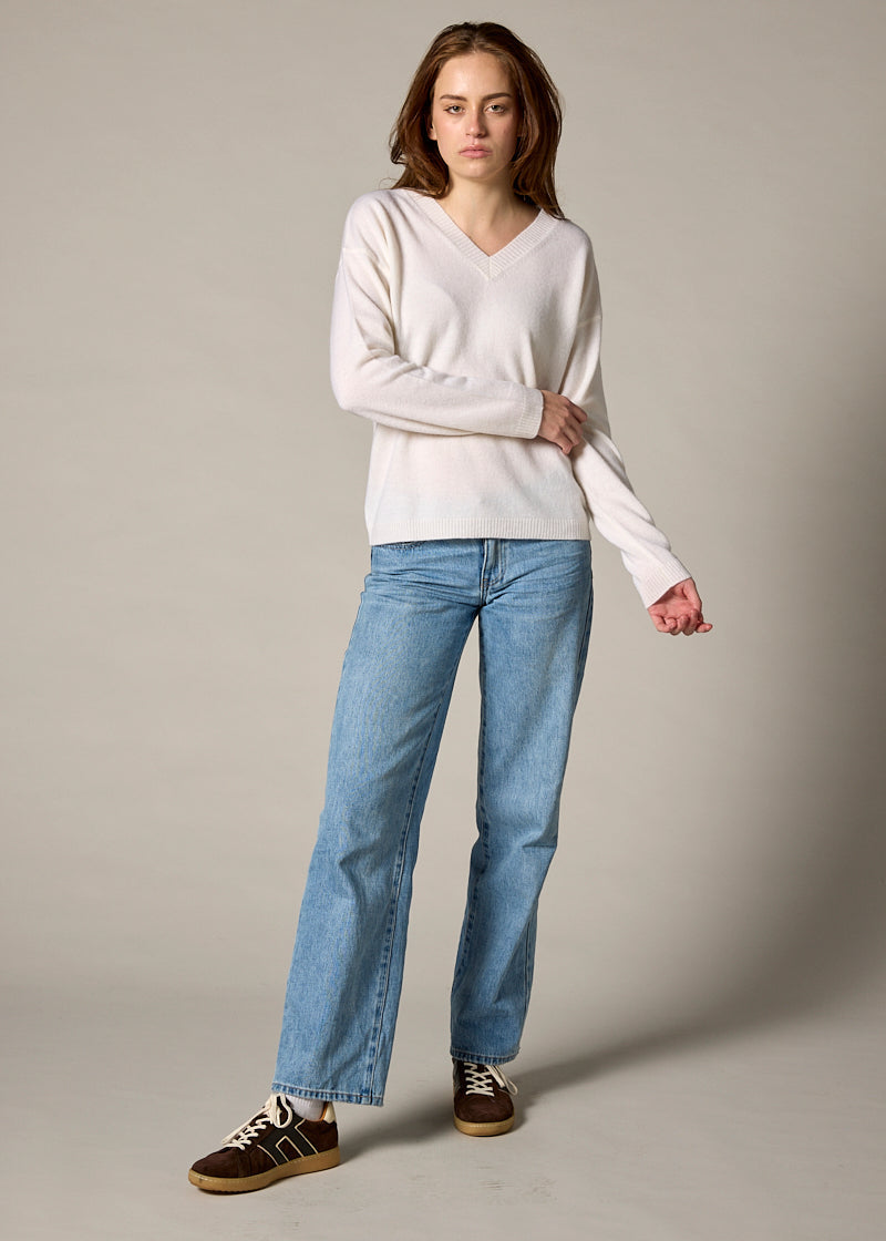 Sonya Hopkins 100% cashmere v neck in winter white
