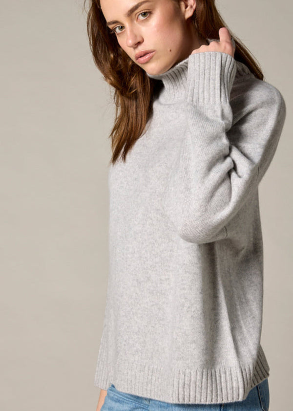 Sonya hopkins 100% cashmere oversized knit turtleneck in pale marle grey