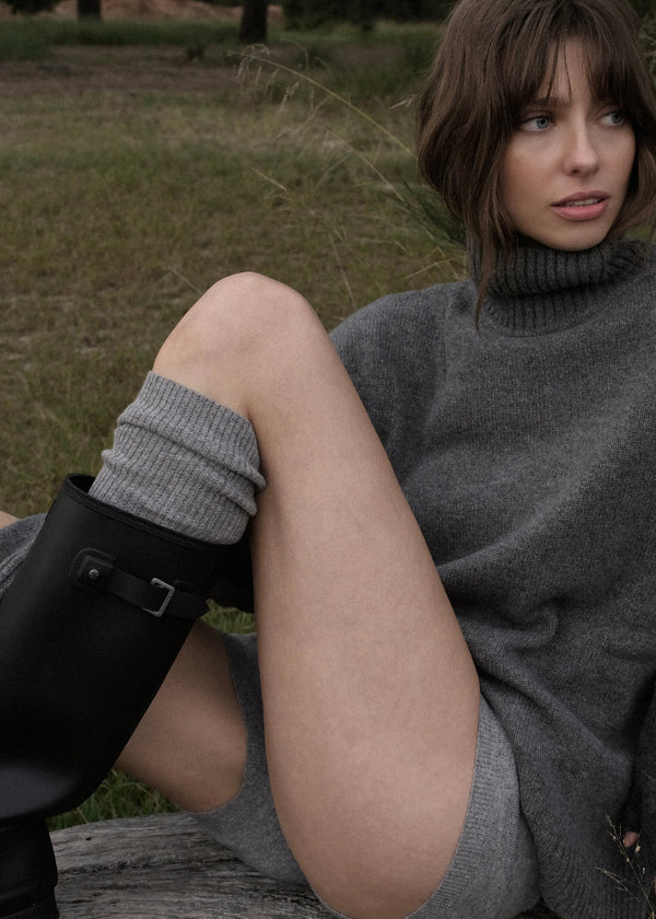 Sonya Hopkins 100% softest pure cashmere fine rib knee hi socks in marle grey