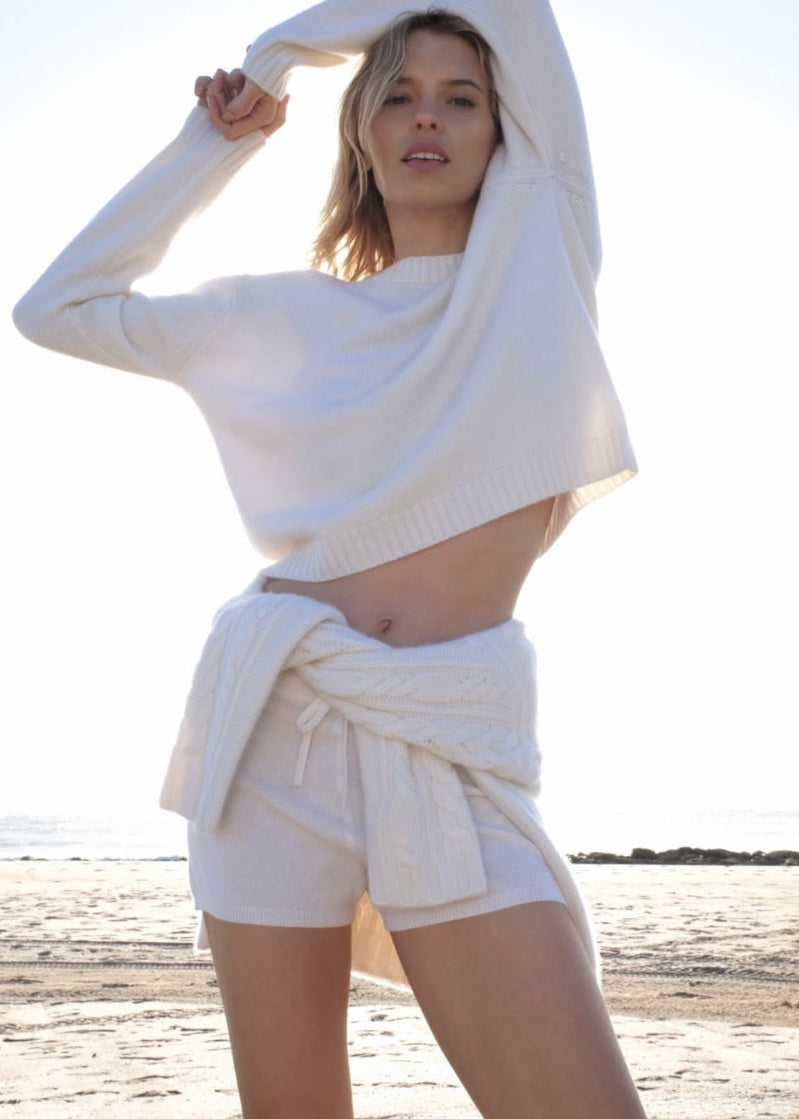 100% pure cashmere lounge shorts in winter white