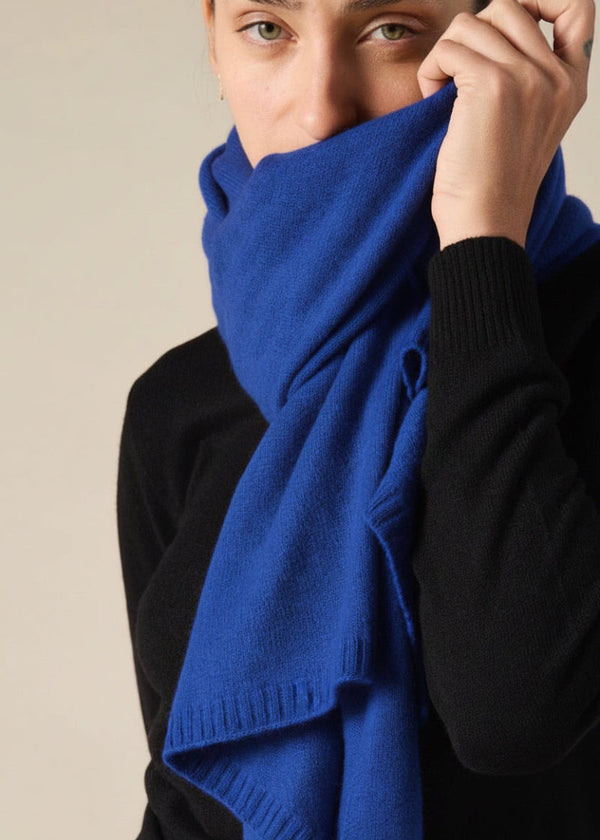 Sonya Hopkins 100% cashmere knit scarf in bright cobalt blue