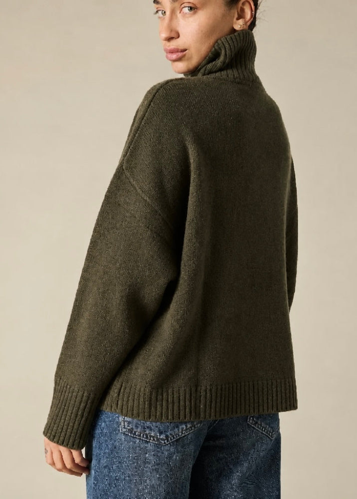 Sonya Hopkins 100% cashmere oversized knit turtleneck 