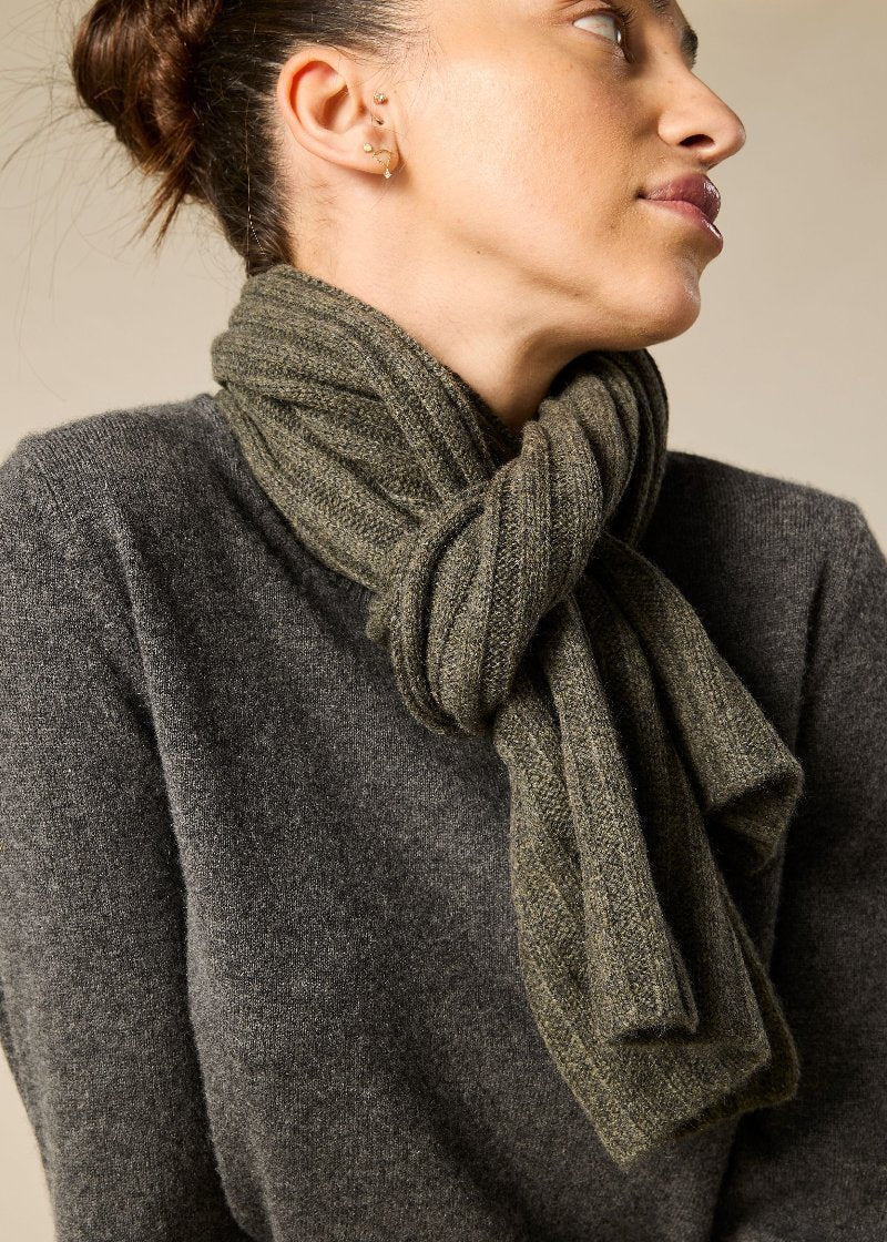 Sonya Hopkins pure cashmere rib scarf in army green