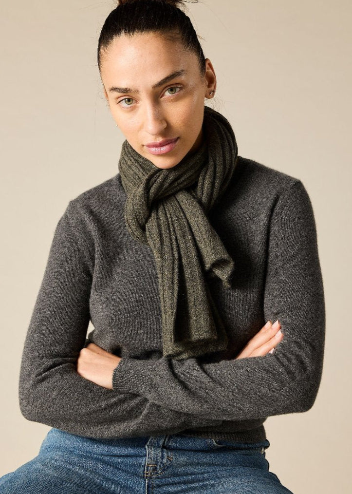 Sonya Hopkins pure cashmere rib scarf in army green