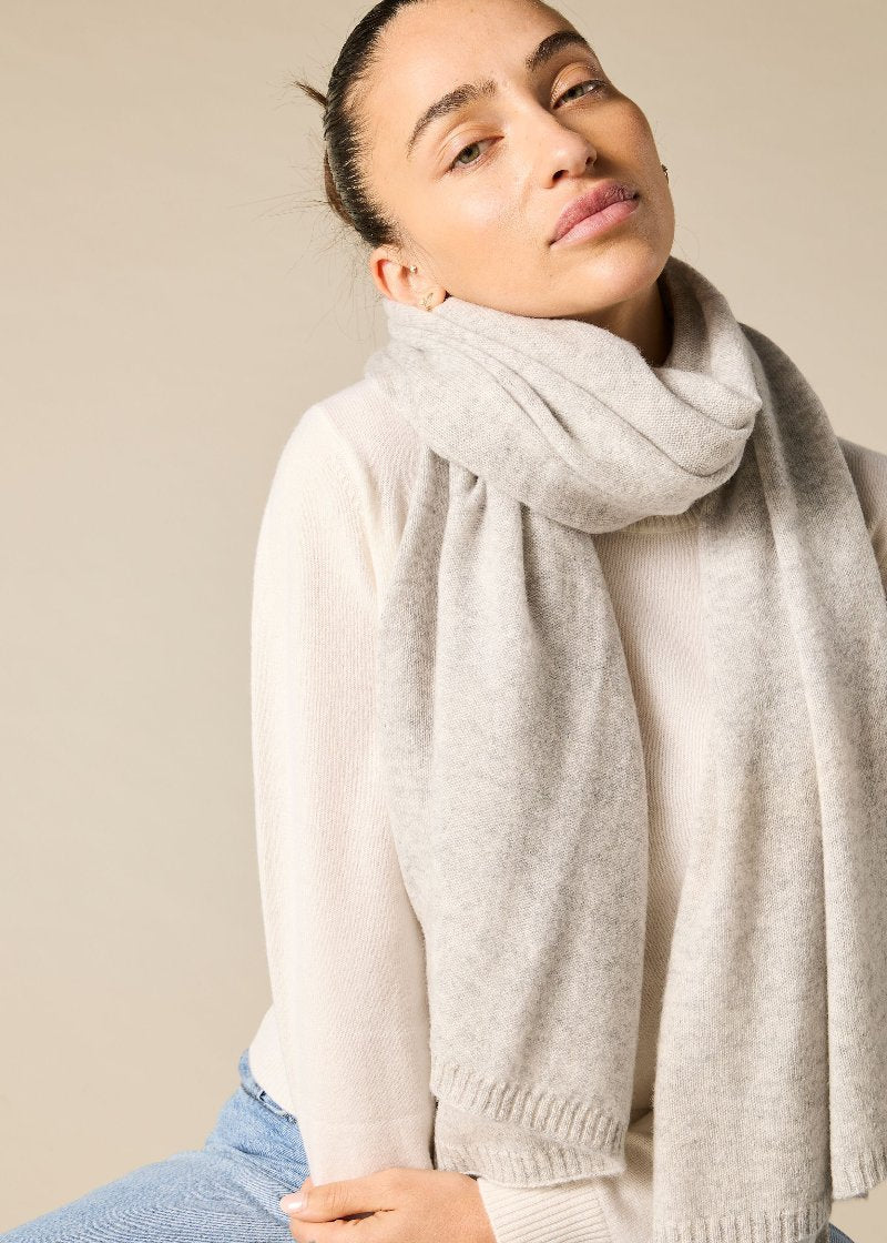 100% Pure Cashmere scarf in pale marle grey - sonyahopkinscom