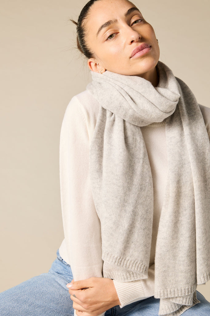 Sonya Hopkins 100% Pure Cashmere scarf in pale marle grey