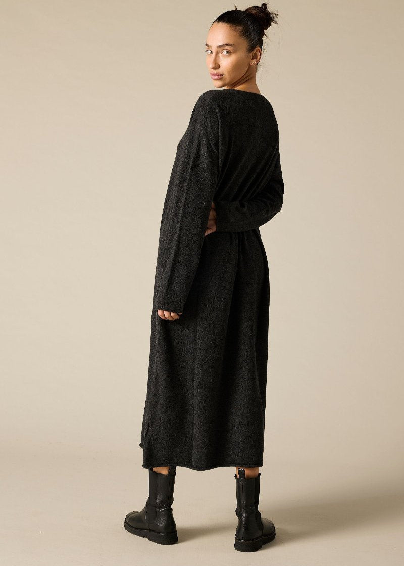 Cashmere Lena Jumper Dress in Charcoal Marle Grey - sonyahopkins.com