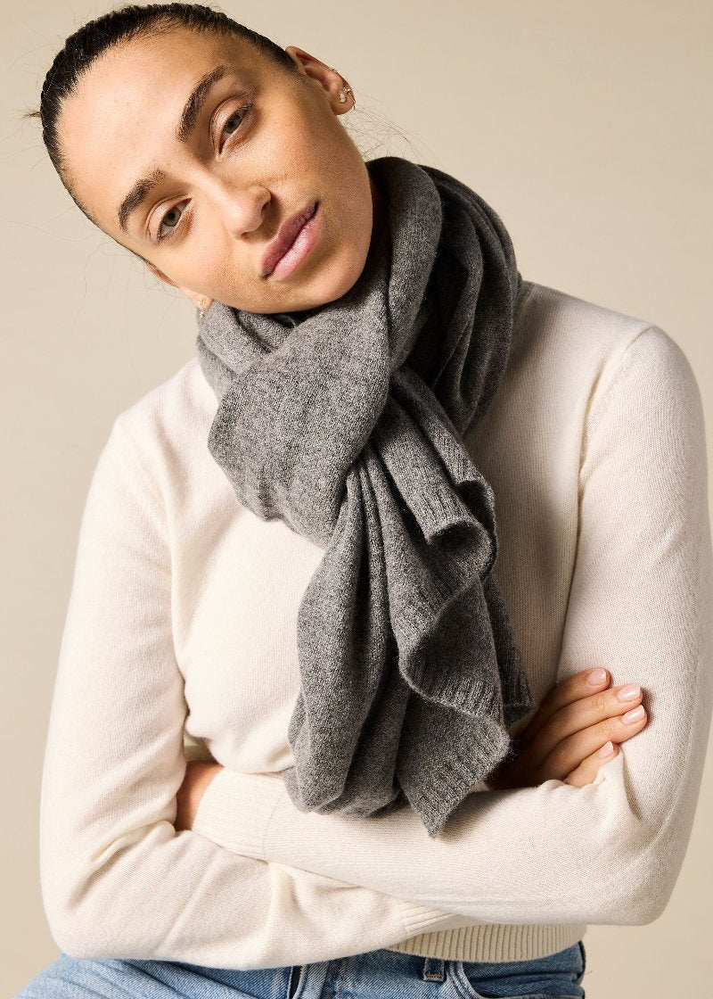 100% pure cashmere scarf in charcoal marle grey - sonyahopkins.com