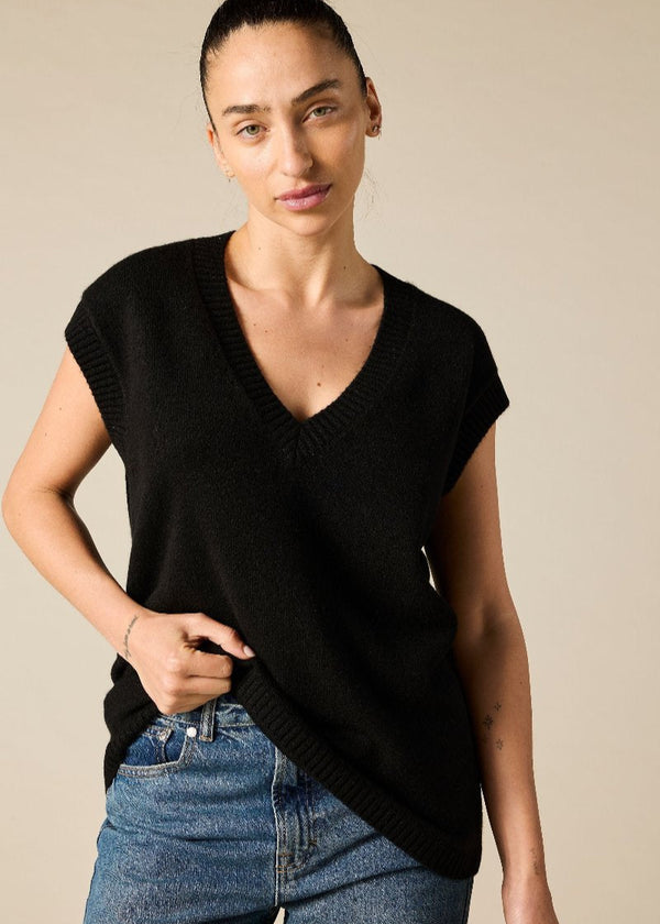 Sonya Hopkins 100% cashmere luxe vest in black