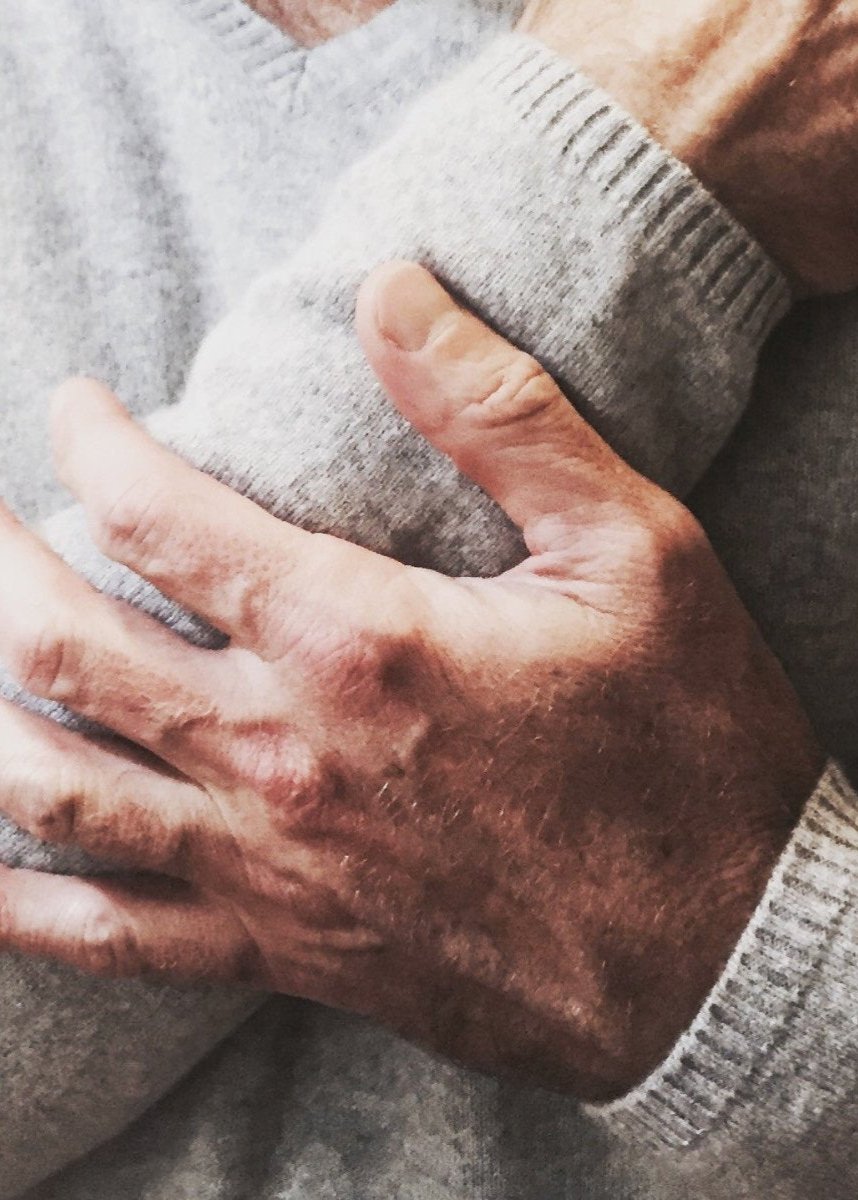 Cashmere Joe Mens V-Neck in Pale Marle Grey - sonyahopkins.com